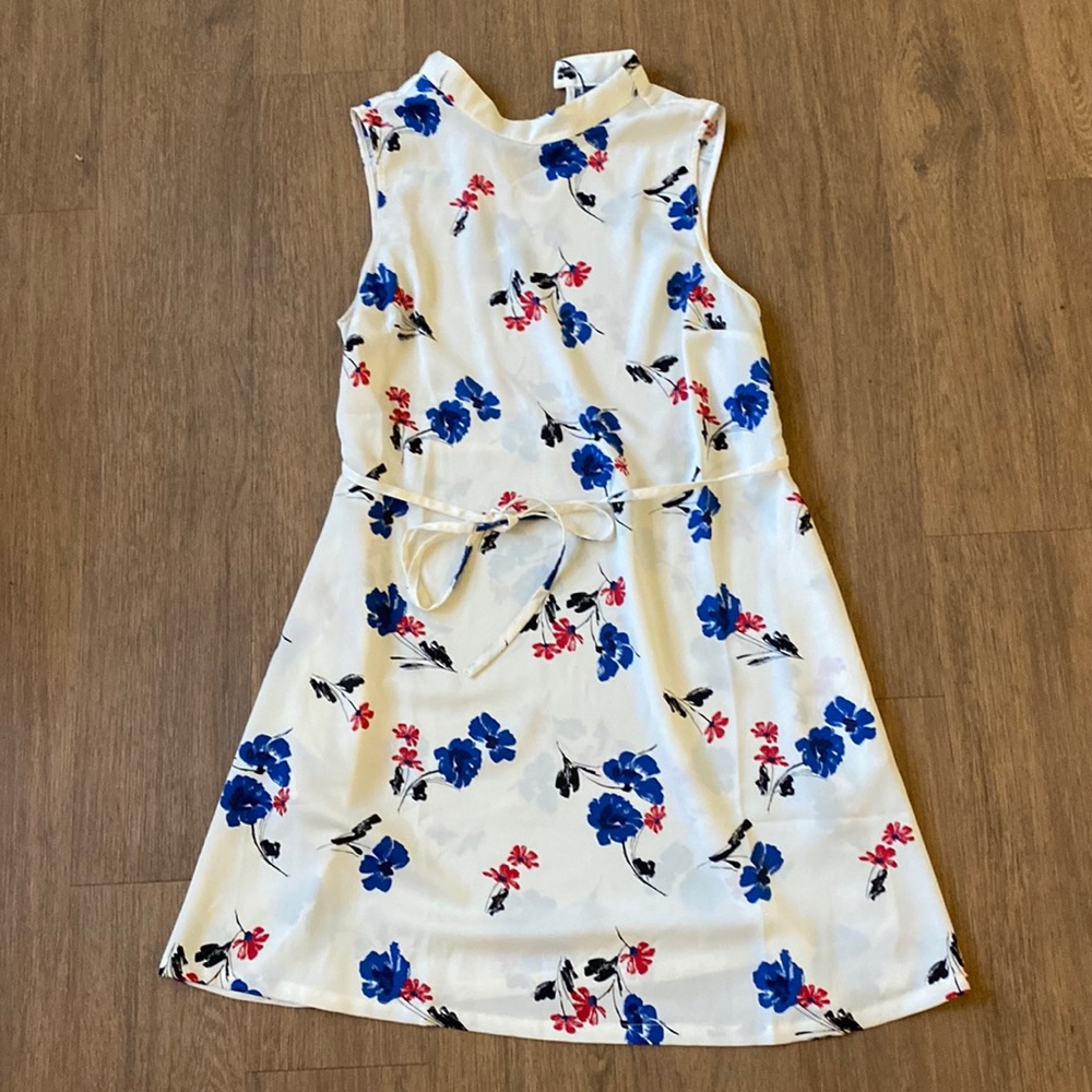 COPY - White ModCloth Dress, blue and red flower details, Size Medium
